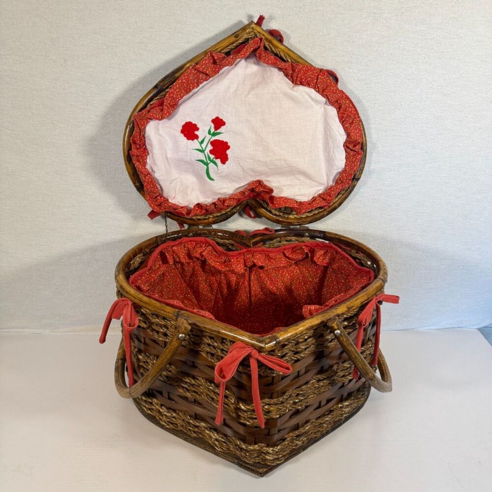 Vintage Heart Shaped Woven Basket Medium Red Fabric Lining Bows Sewing Picnic